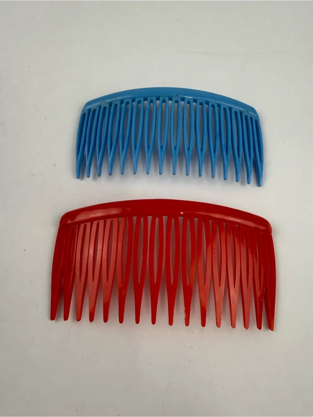 VTG Goody 80s Hair Combs Clips 1 Red, 1 Pastel Blue